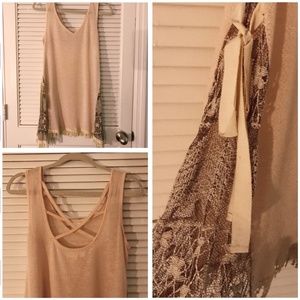 Altar'd state peach tank with lace detail